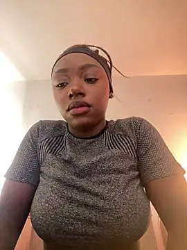 Snapshot of alissradiante1 chatting on 03-17-26, 02:49 alissradiante1 online show from 03-17-26, 02:49