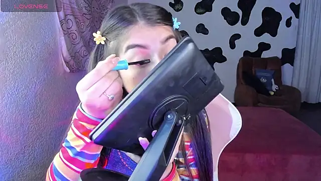 abbie jensen  online show from 10-31-25, 06:25