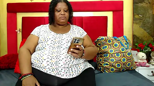 Snapshot of Exoticbigmandy chatting on 06-25-26, 02:21 Exoticbigmandy online show from 06-25-26, 02:21