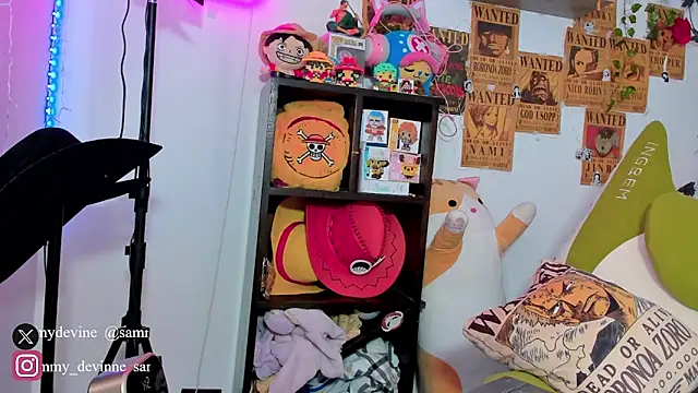 Snapshot of sammy_devinne chatting on 11-22-25, 05:56 sammy devinne online show from 11-22-25, 05:56