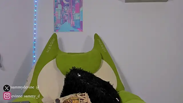 Snapshot of sammy_devinne chatting on 12-18-25, 11:00 sammy devinne online show from 12-18-25, 11:00