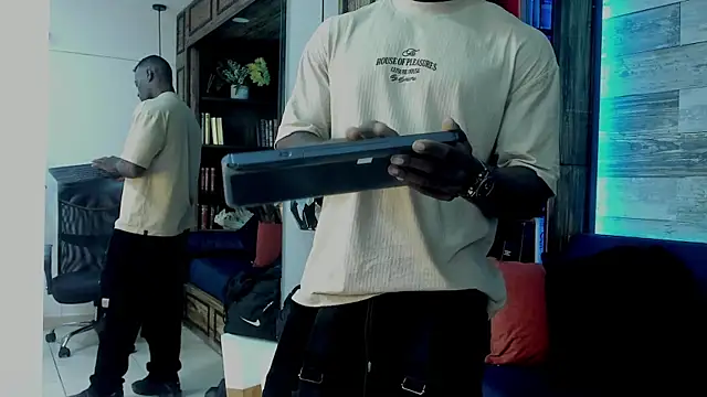 MarcusBlack  online show from 11-28-25, 11:46