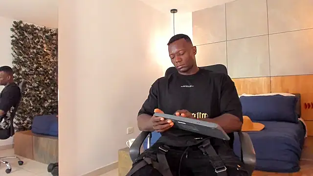 MarcusBlack  online show from 07-28-26, 12:12