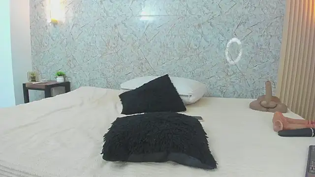 Antonella west online show from 04-16-26, 08:31