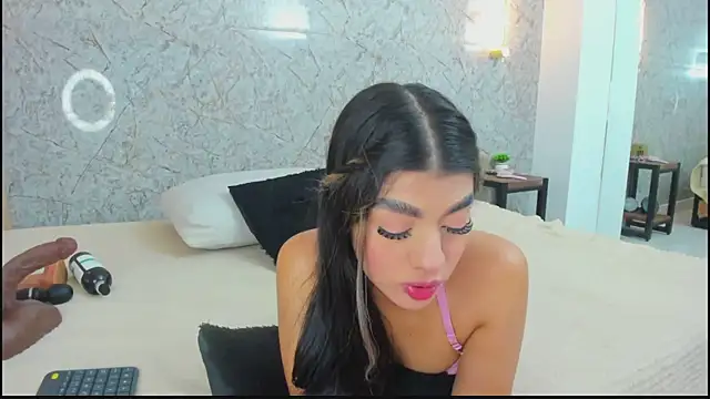 Snapshot of Antonella_west chatting on 06-11-26, 03:48 Antonella west online show from 06-11-26, 03:48