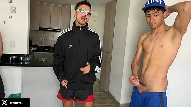 Snapshot of zoneboys chatting on 12-19-25, 03:19 zoneboys online show from 12-19-25, 03:19