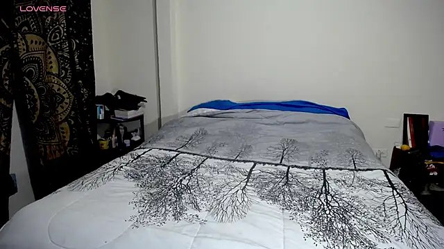 Violet Bosh online show from 11-21-25, 02:27