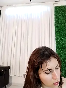 Snapshot of Tifany-fox chatting on 09-08-25, 02:27 Tifany-fox online show from 09-08-25, 02:27