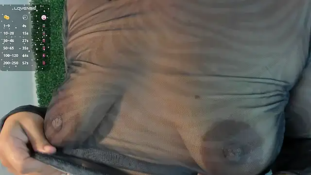 Snapshot of Tifany-fox chatting on 11-24-25, 04:40 Tifany-fox online show from 11-24-25, 04:40