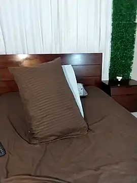 Snapshot of Tifany-fox chatting on 01-14-26, 02:55 Tifany-fox online show from 01-14-26, 02:55