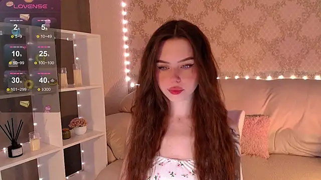 Snapshot of HolyMiax chatting on 07-20-26, 03:43 HolyMiax online show from 07-20-26, 03:43
