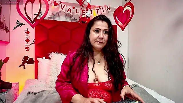 Snapshot of EmmaJhomson chatting on 02-14-26, 12:57 EmmaJhomson online show from 02-14-26, 12:57