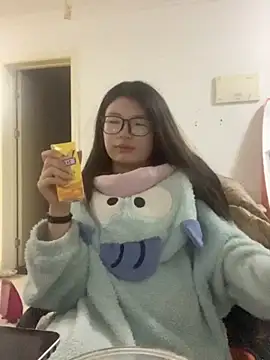 Snapshot of Hui521 chatting on 10-11-25, 04:27 Hui521 online show from 10-11-25, 04:27