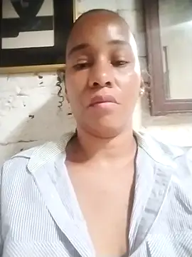 Snapshot of EbonyHorrny chatting on 10-18-25, 03:13 EbonyHorrny online show from 10-18-25, 03:13