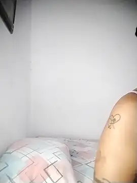 Snapshot of EbonyHorrny chatting on 02-18-26, 12:23 EbonyHorrny online show from 02-18-26, 12:23