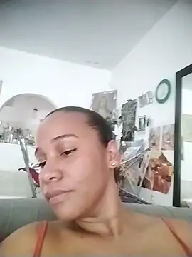 Snapshot of EbonyHorrny chatting on 02-26-26, 06:29 EbonyHorrny online show from 02-26-26, 06:29