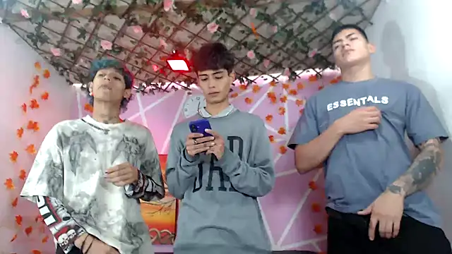 Snapshot of Bastian_boyshot77 chatting on 10-28-25, 03:36 Bastian boyshot77 online show from 10-28-25, 03:36