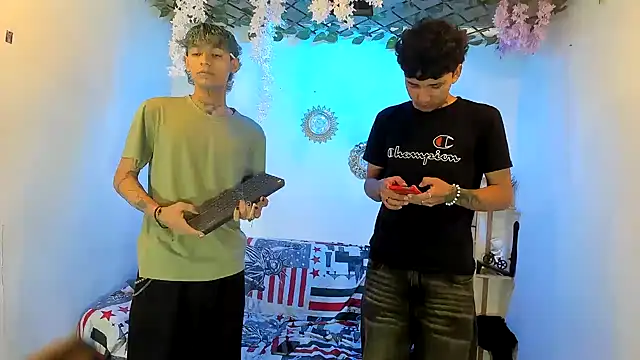 Snapshot of Bastian_boyshot77 chatting on 11-11-25, 02:39 Bastian boyshot77 online show from 11-11-25, 02:39