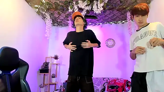 Snapshot of Bastian_boyshot77 chatting on 01-15-26, 02:43 Bastian boyshot77 online show from 01-15-26, 02:43