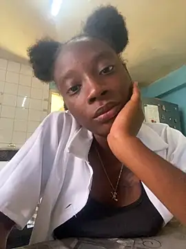 Snapshot of GeileErica chatting on 11-04-25, 07:24 GeileErica online show from 11-04-25, 07:24