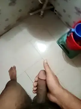 Snapshot of zim200 chatting on 10-09-25, 12:08 zim200 online show from 10-09-25, 12:08