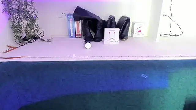 viollettaa  online show from 03-08-26, 03:38