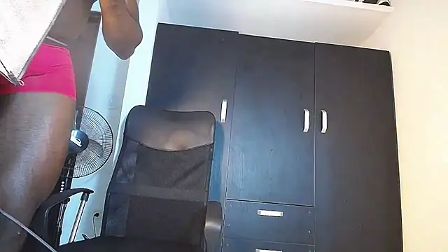 Snapshot of Joan_silva chatting on 11-09-25, 05:17 Joan silva online show from 11-09-25, 05:17