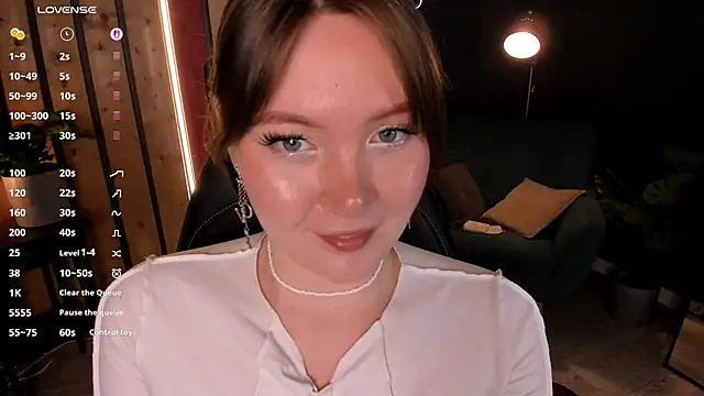 Snapshot of Ash_Hasmy chatting on 10-01-25, 12:11 Ash Hasmy online show from 10-01-25, 12:11