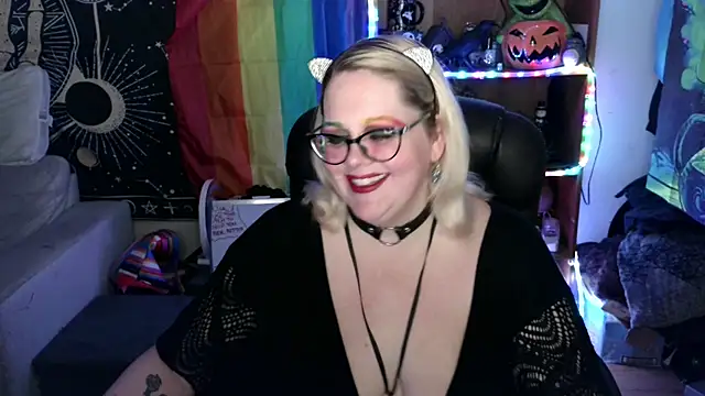 Kinky Witch online show from 06-19-26, 06:01