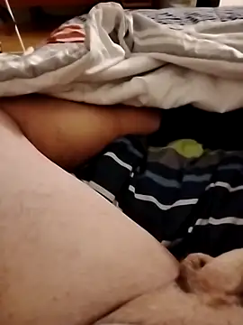 Snapshot of handsomedad69 chatting on 12-21-25, 02:41 handsomedad69 online show from 12-21-25, 02:41