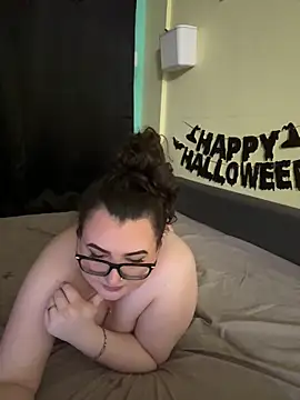 Snapshot of HaleyAyush chatting on 10-18-25, 04:52 HaleyAyush online show from 10-18-25, 04:52