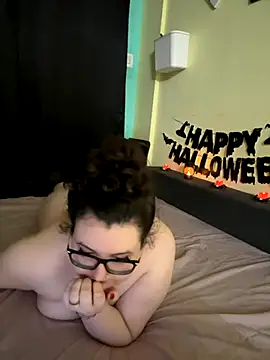 Snapshot of HaleyAyush chatting on 10-26-25, 05:19 HaleyAyush online show from 10-26-25, 05:19