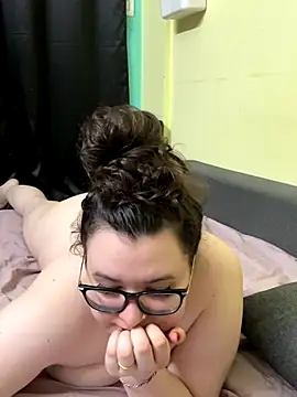 Snapshot of HaleyAyush chatting on 11-01-25, 04:31 HaleyAyush online show from 11-01-25, 04:31