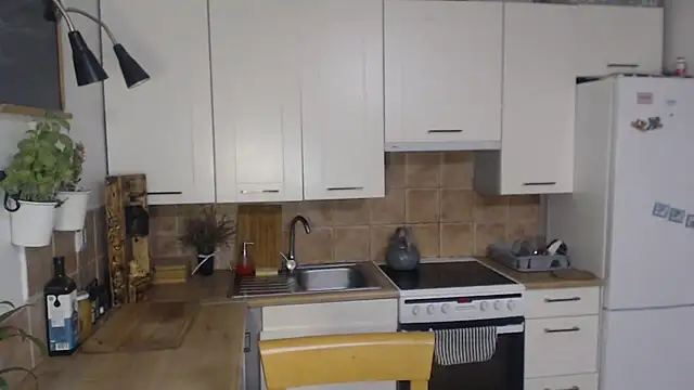 Snapshot of BuffyxLUST chatting on 10-27-25, 02:54 BuffyxLUST online show from 10-27-25, 02:54