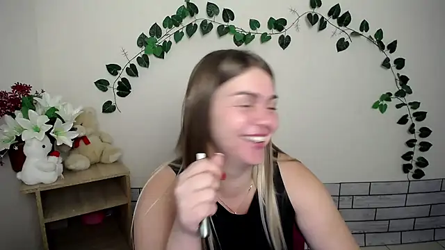 Snapshot of Magic_Katarina_ chatting on 09-22-25, 06:59 Magic Katarina online show from 09-22-25, 06:59