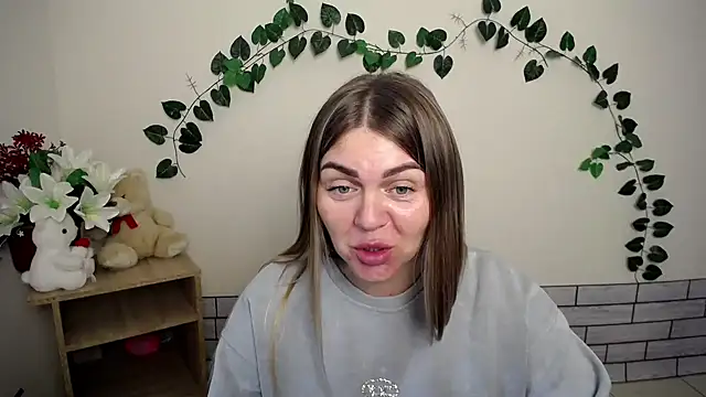 Snapshot of Magic_Katarina_ chatting on 10-06-25, 06:33 Magic Katarina online show from 10-06-25, 06:33