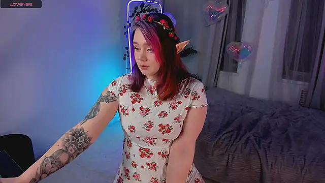 Snapshot of lunaalli chatting on 02-10-26, 09:30 lunaalli online show from 02-10-26, 09:30