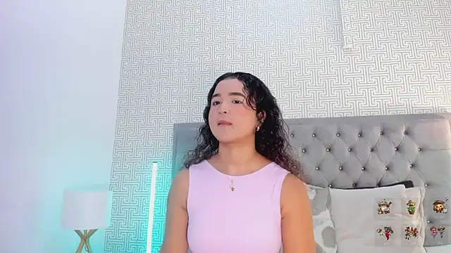 Evaa Lunna  online show from 04-28-26, 08:03