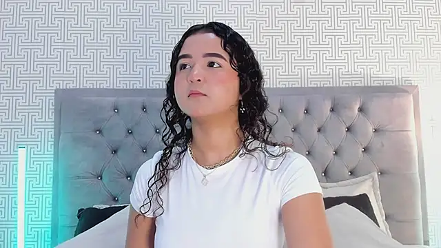 Snapshot of Evaa_Lunna_ chatting on 05-09-26, 08:03 Evaa Lunna online show from 05-09-26, 08:03