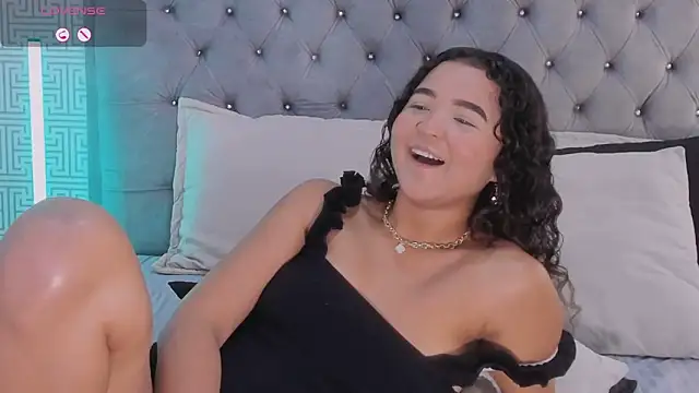 Snapshot of Evaa_Lunna_ chatting on 05-16-26, 07:34 Evaa Lunna online show from 05-16-26, 07:34