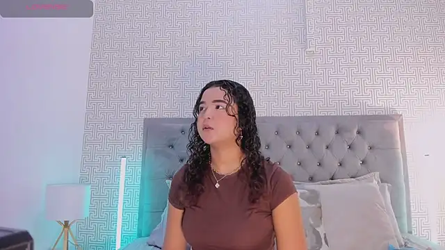 Snapshot of Evaa_Lunna_ chatting on 05-17-26, 05:53 Evaa Lunna online show from 05-17-26, 05:53