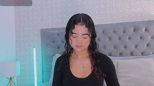 Snapshot of Evaa_Lunna_ chatting on 05-28-26, 08:39 Evaa Lunna online show from 05-28-26, 08:39