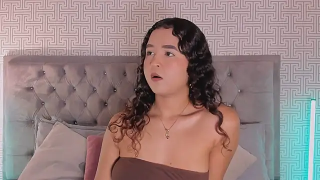 Snapshot of Evaa_Lunna_ chatting on 06-16-26, 08:33 Evaa Lunna online show from 06-16-26, 08:33