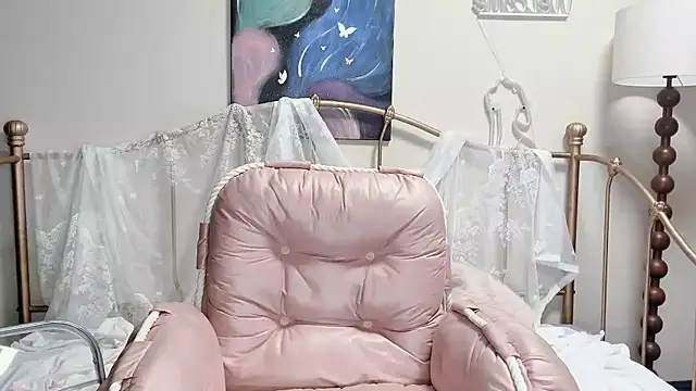 Snapshot of kiraa-0051 chatting on 09-18-25, 01:13 kiraa-0051 online show from 09-18-25, 01:13