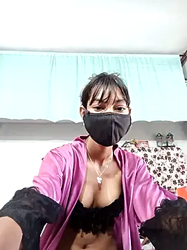 Snapshot of HOT_SHRII chatting on 10-18-25, 03:53 HOT SHRII online show from 10-18-25, 03:53