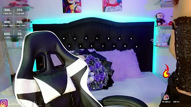 Snapshot of Luna_blackk chatting on 10-20-25, 10:10 Luna blackk online show from 10-20-25, 10:10