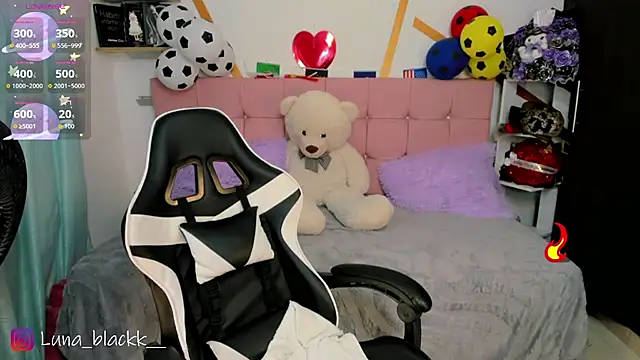 Snapshot of Luna_blackk chatting on 07-15-26, 09:09 Luna blackk online show from 07-15-26, 09:09