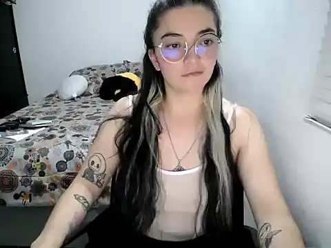 Snapshot of Came-II chatting on 01-11-26, 01:10 Came-II online show from 01-11-26, 01:10