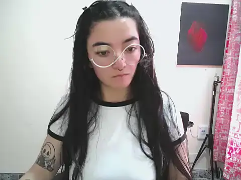 Snapshot of Came-II chatting on 05-25-26, 02:01 Came-II online show from 05-25-26, 02:01