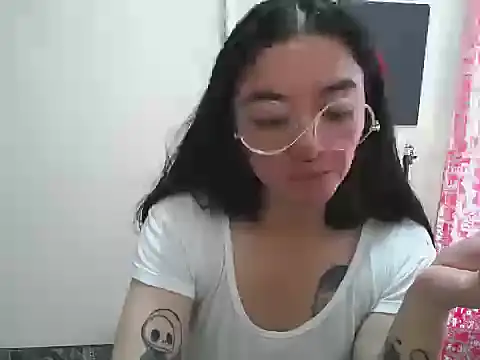 Snapshot of Came-II chatting on 05-28-26, 01:41 Came-II online show from 05-28-26, 01:41
